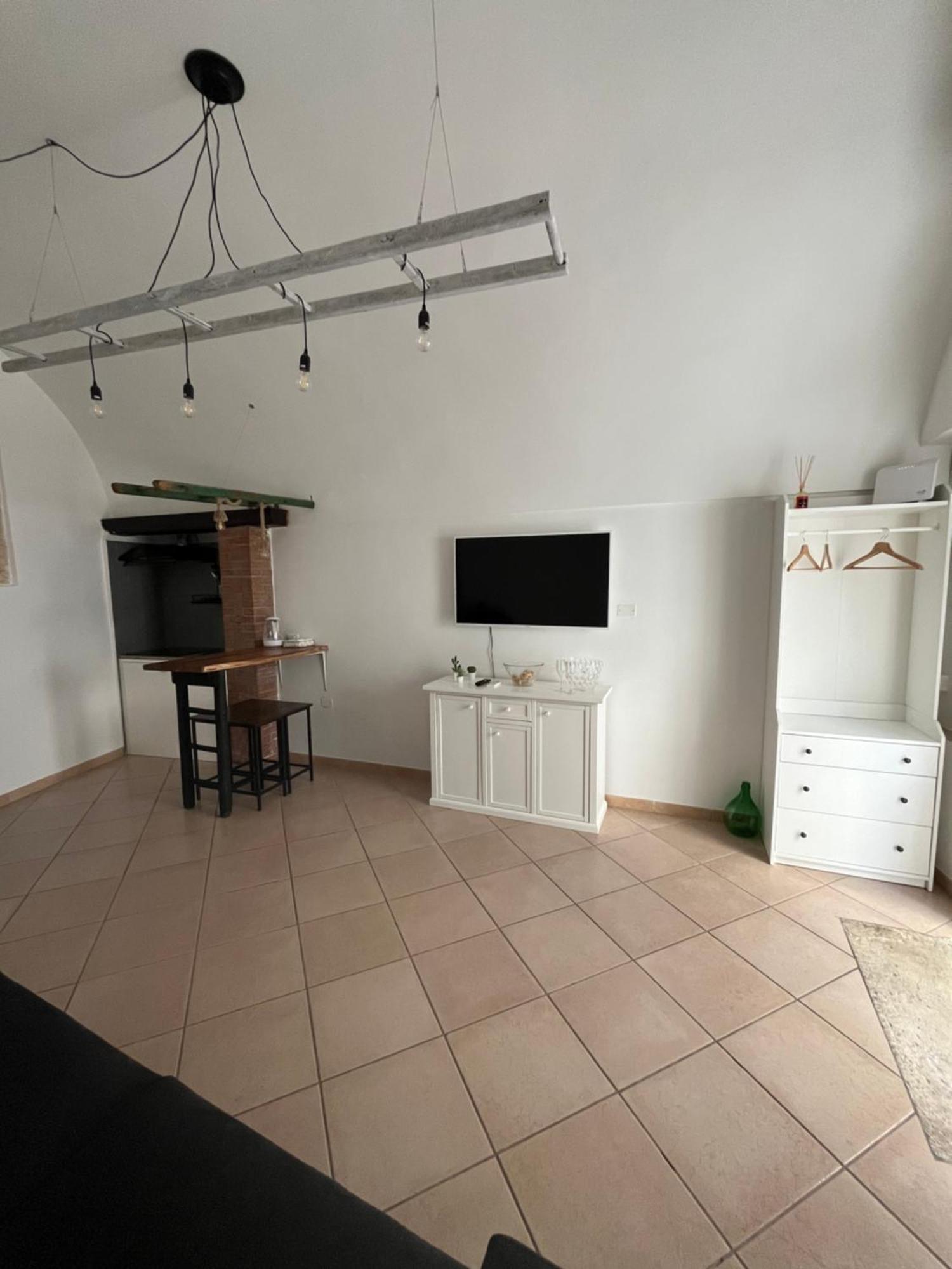 Ostuni 21Mqsuitehomes, Appartamento Con Mini Piscina Privata, Appartamenti Con Vasca Idromassaggio & Appartamenti Standard Luaran gambar