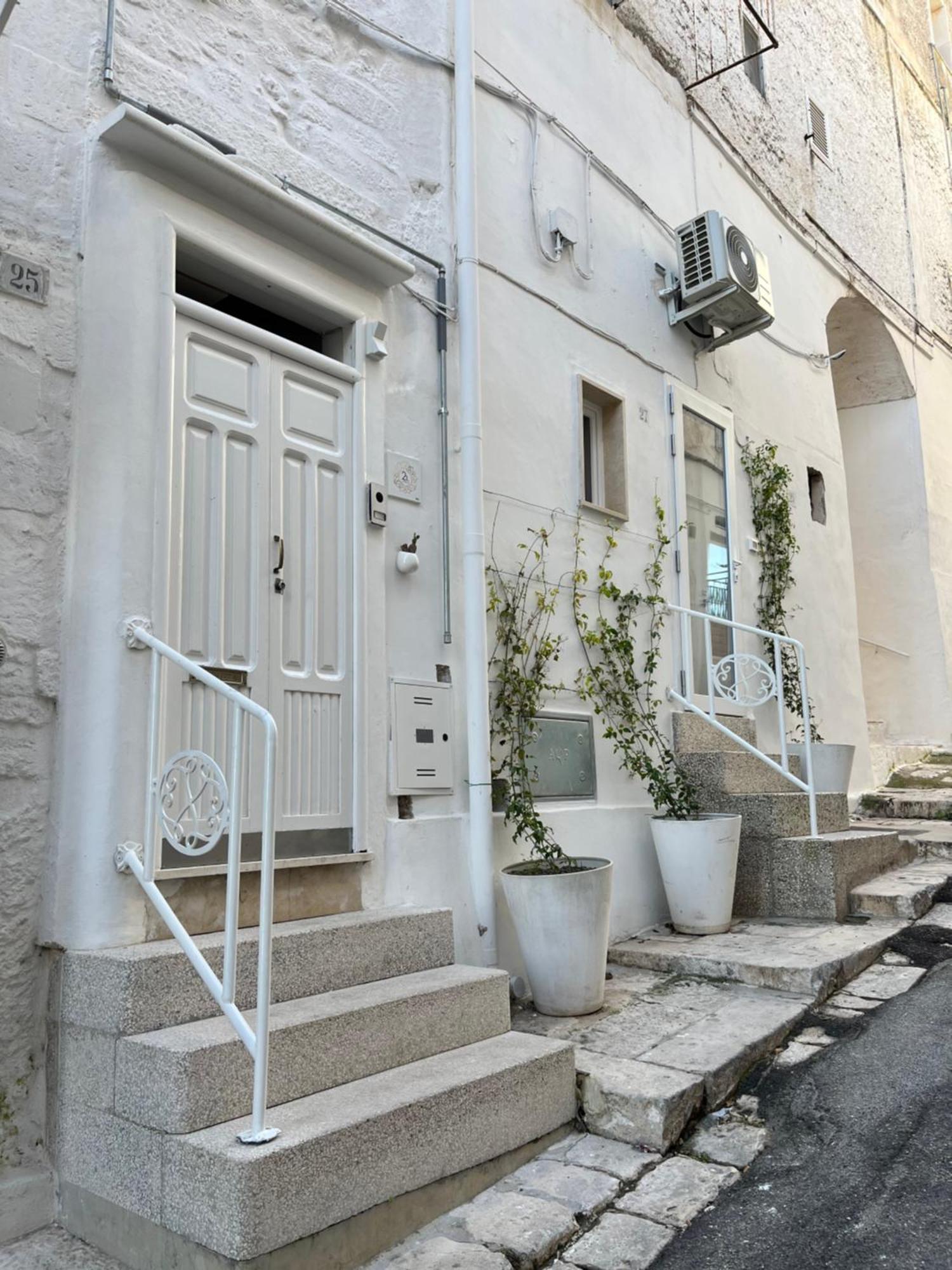 Ostuni 21Mqsuitehomes, Appartamento Con Mini Piscina Privata, Appartamenti Con Vasca Idromassaggio & Appartamenti Standard Luaran gambar