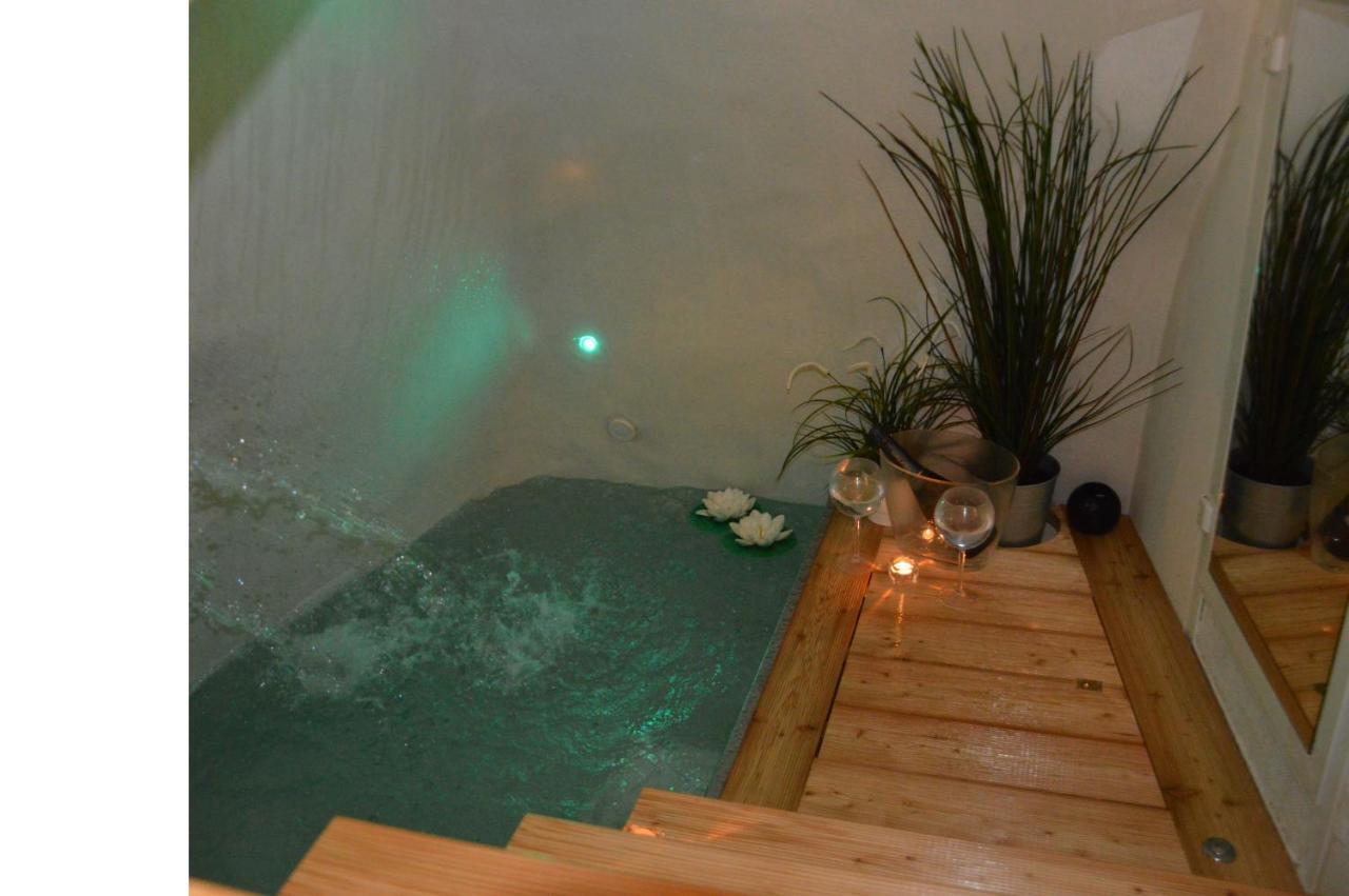 Ostuni 21Mqsuitehomes, Appartamento Con Mini Piscina Privata, Appartamenti Con Vasca Idromassaggio & Appartamenti Standard Luaran gambar